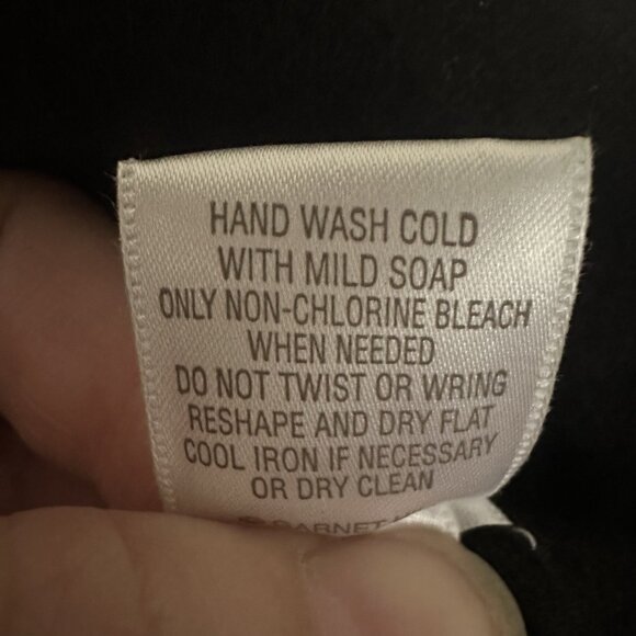 SOLD Garnet Hill 100% Cashmere Sweater Black Women M Oversized Boxy Boat Neck Lu - Picture 7 of 7